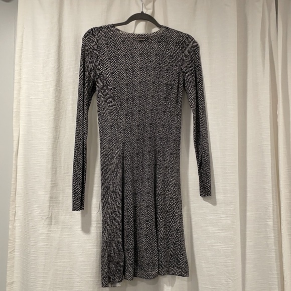 MICHAEL Michael Kors Long Sleeve Herringbone Print Dress - Picture 5 of 8